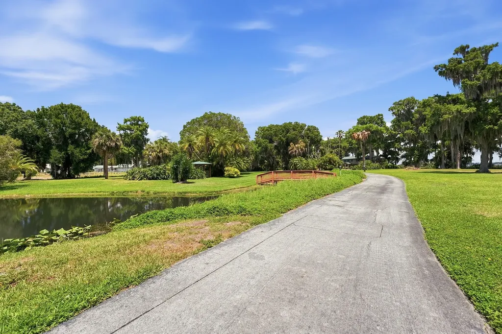 200 Windy Point Road Lake Placid FL 33852