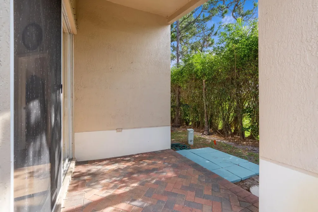 6402 Park Lake Circle Boynton Beach FL 33437