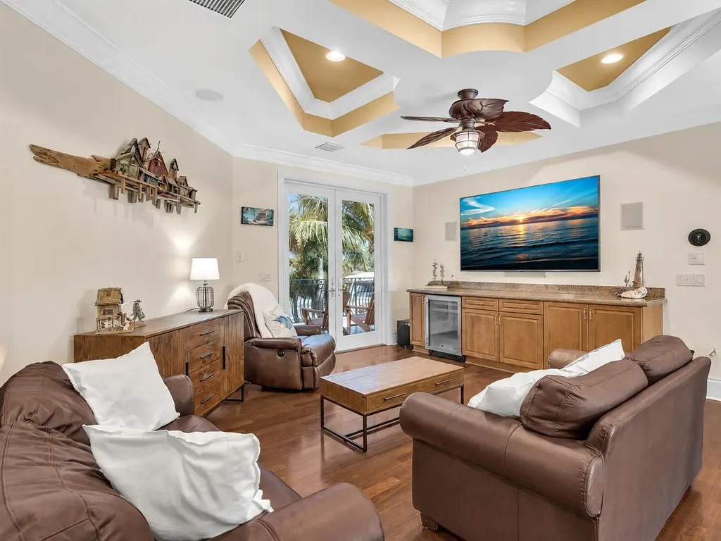 4431 NE 24th Avenue Lighthouse Point FL 33064