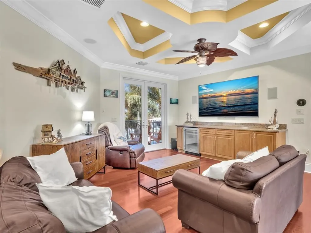 4431 NE 24th Avenue Lighthouse Point FL 33064