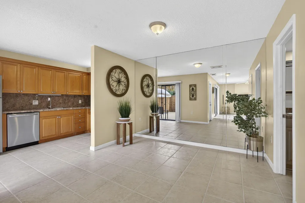 3345 Meridian Way N Palm Beach Gardens FL 33410