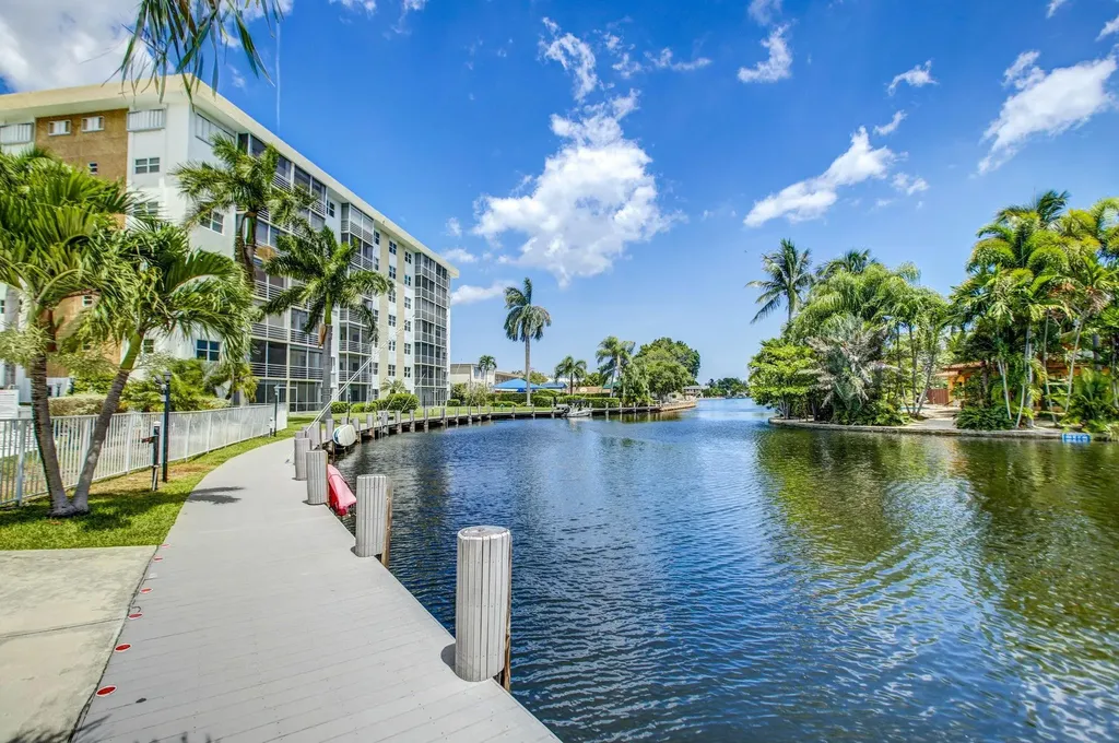 3020 NE 16th Avenue Oakland Park FL 33334
