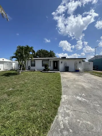 2905 Buckley Lake Worth FL 33461