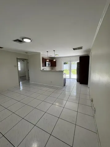2905 Buckley Lake Worth FL 33461