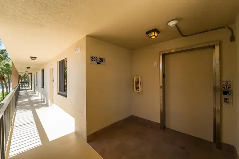 2501 Marina Isle Way Jupiter FL 33477