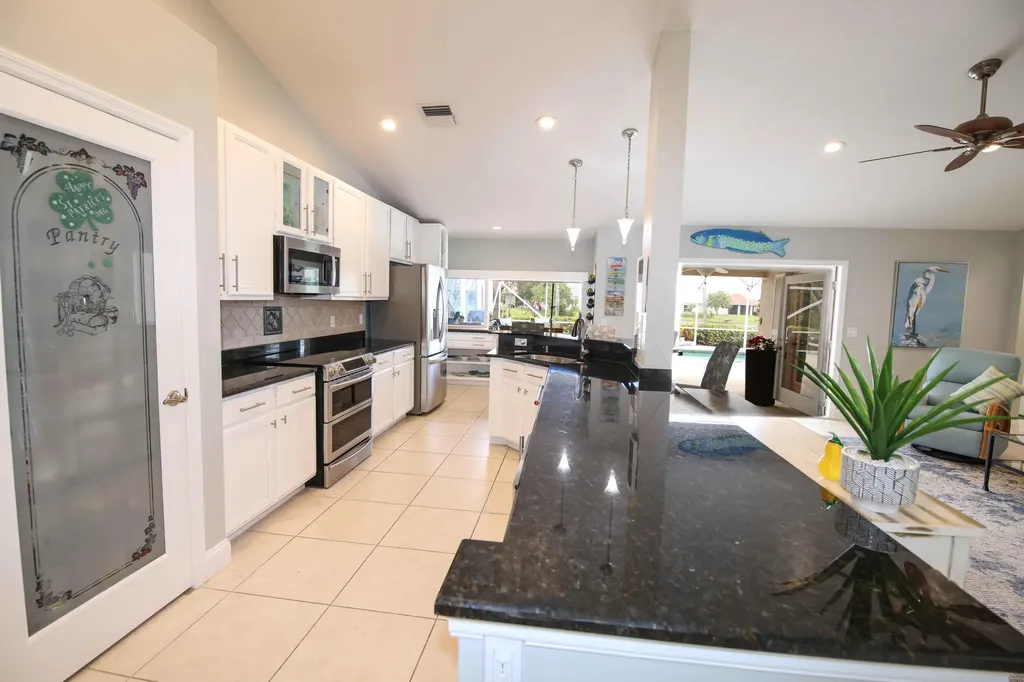 618 SW Barbuda Bay Port St Lucie FL 34986