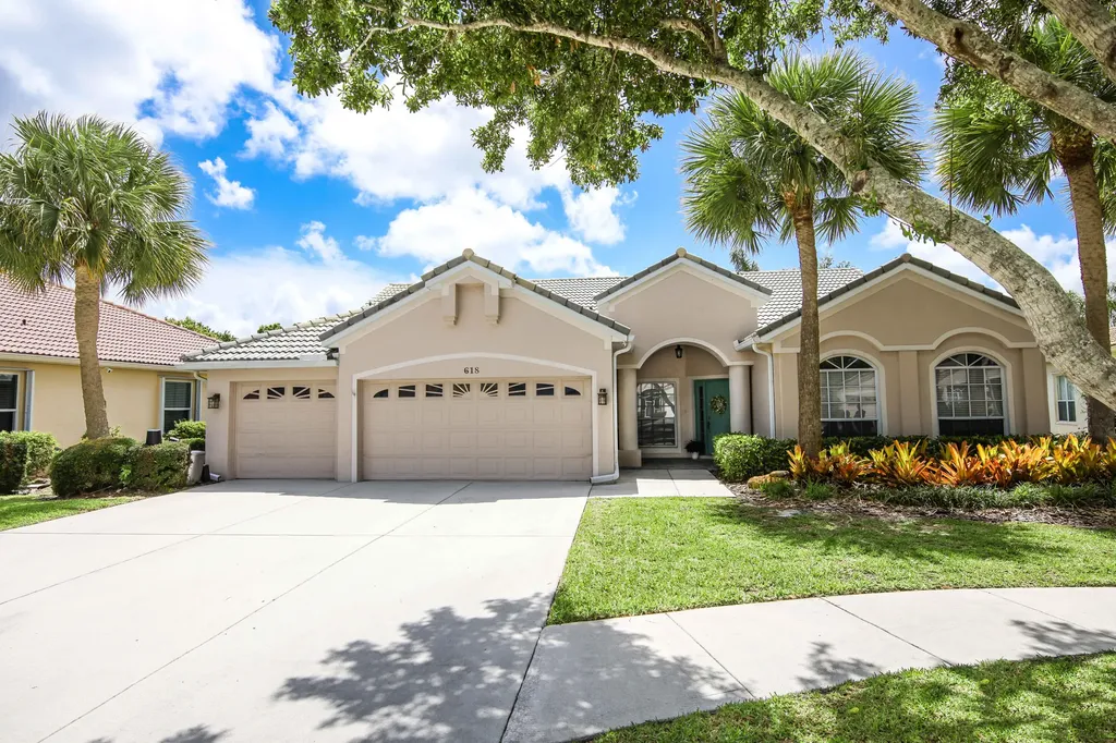 618 SW Barbuda Bay Port St Lucie FL 34986