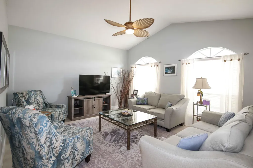 618 SW Barbuda Bay Port St Lucie FL 34986