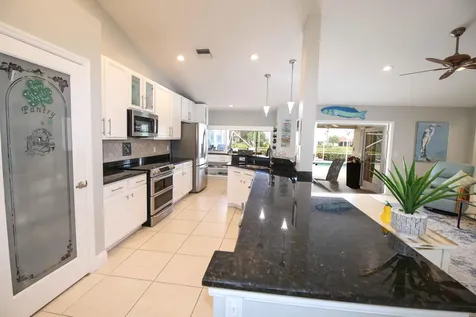 618 SW Barbuda Bay Port St Lucie FL 34986