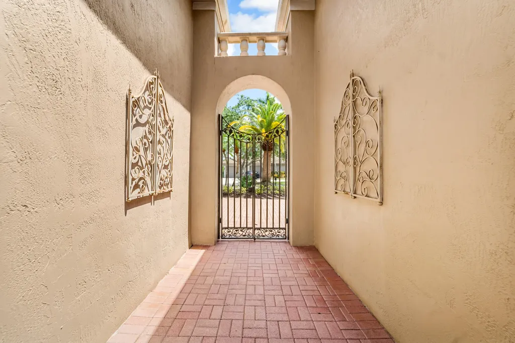 6213 NW 120th Drive Coral Springs FL 33076