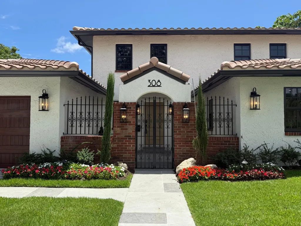 308 Greymon West Palm Beach FL 33405