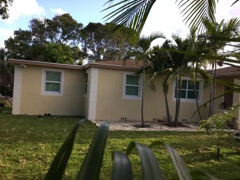 130 NW 5th Boynton Beach FL 33435