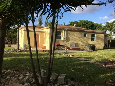 130 NW 5th Boynton Beach FL 33435