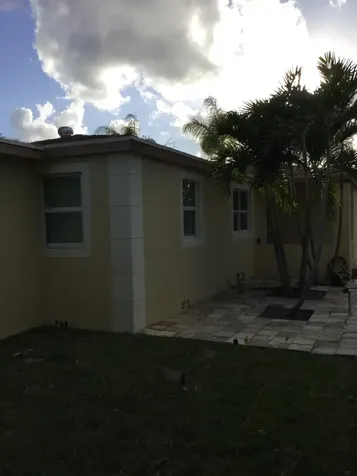 130 NW 5th Boynton Beach FL 33435