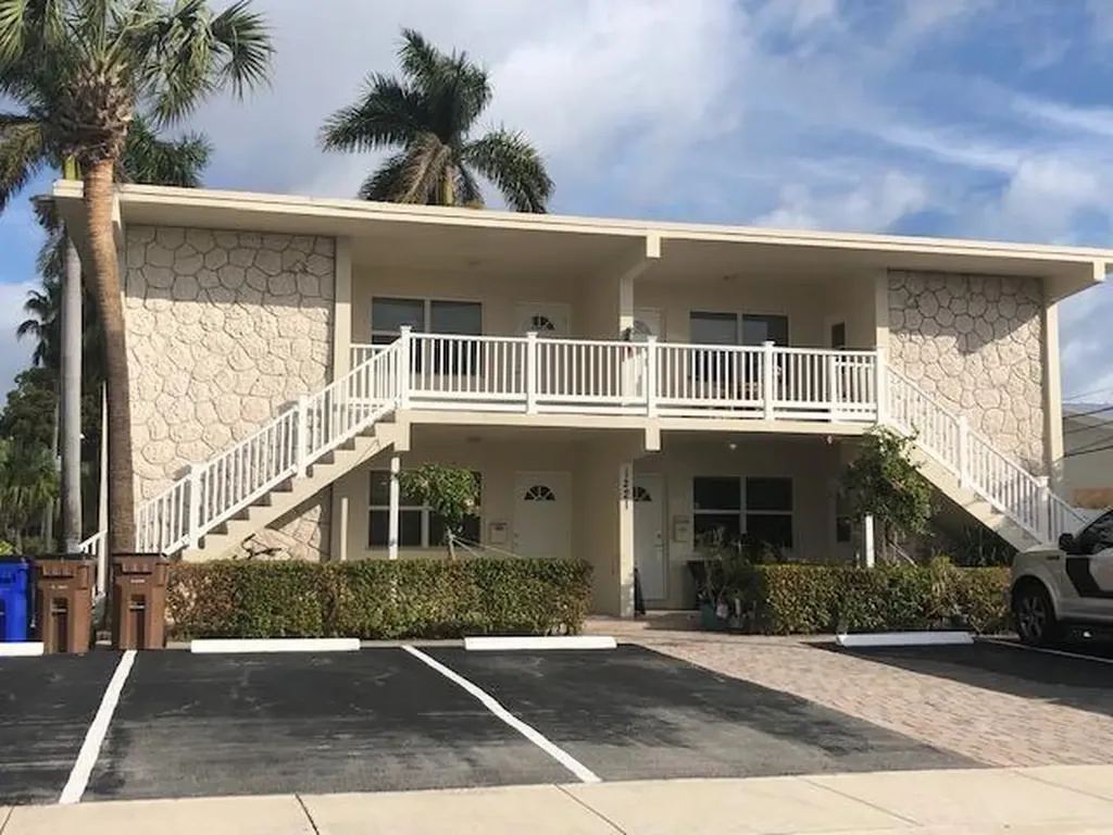 1221 SE 3rd Street Deerfield Beach FL 33441
