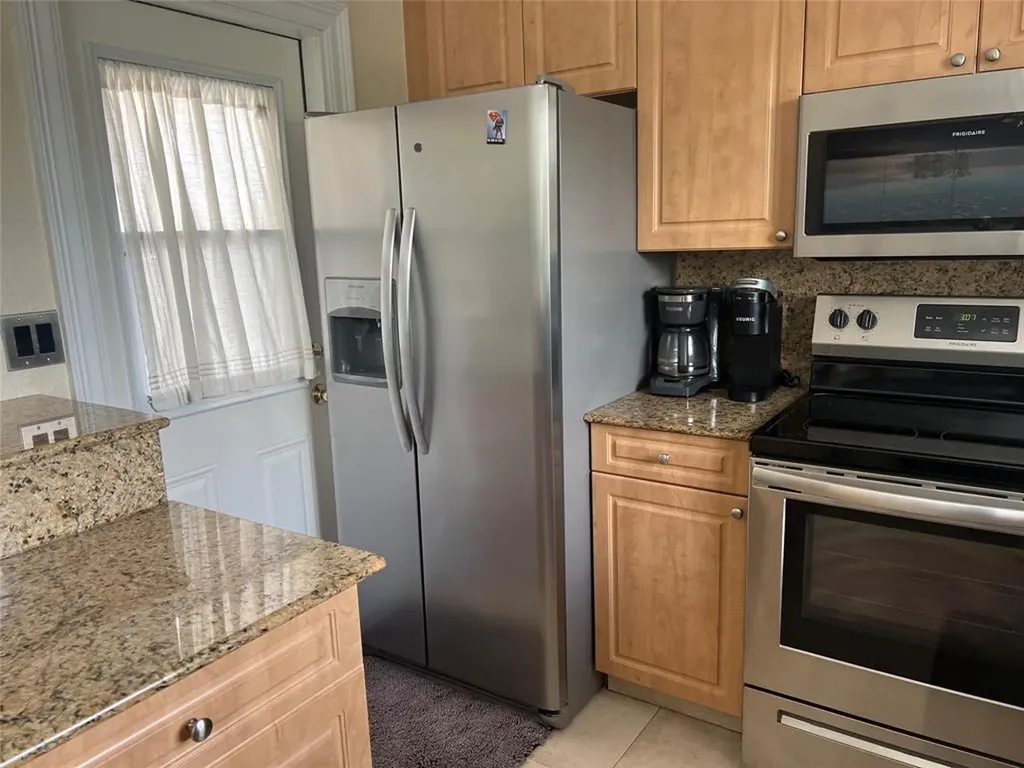 1221 SE 3rd Street Deerfield Beach FL 33441