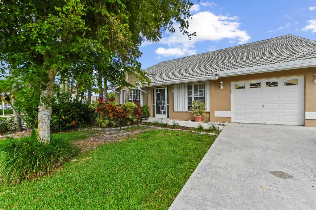 18377 Fresh Lake Way Boca Raton FL 33498
