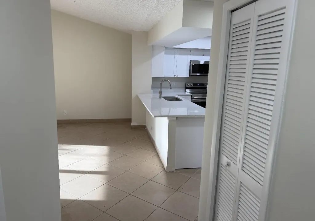 9085 W Highland Pines Palm Beach Gardens FL 33418