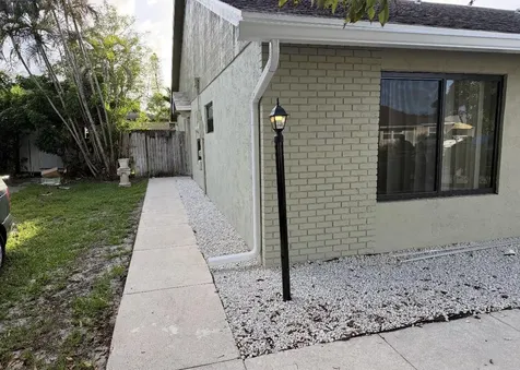 9085 W Highland Pines Palm Beach Gardens FL 33418