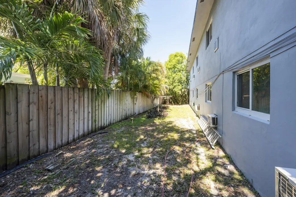 806 NE 16th Place Fort Lauderdale FL