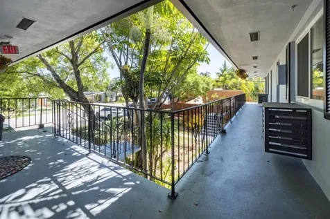 806 NE 16th Place Fort Lauderdale FL