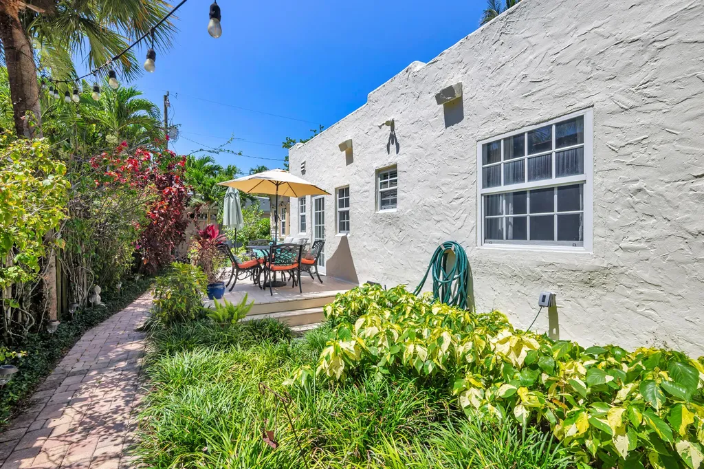 714 Sunset Road West Palm Beach FL 33401