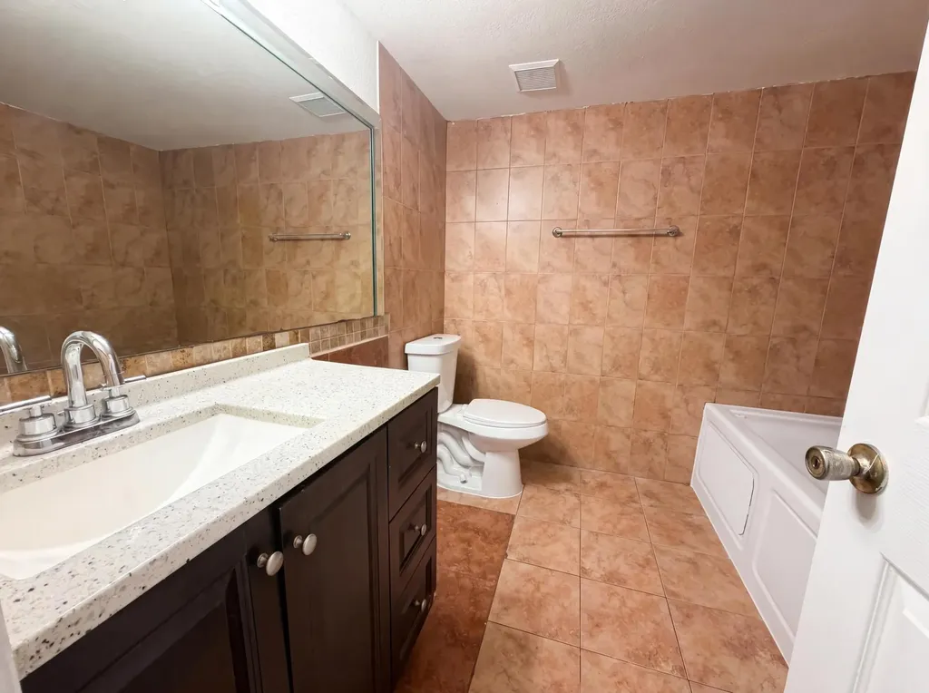 2737 S Oakland Forest Drive Oakland Park FL 33309