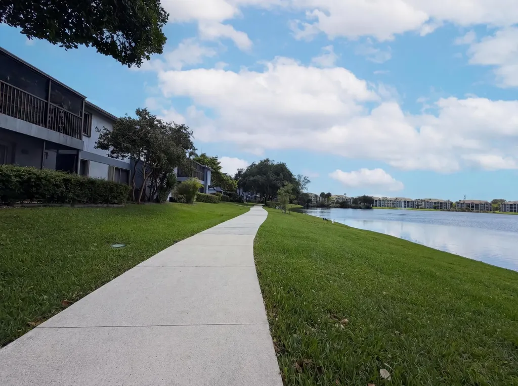 2737 S Oakland Forest Drive Oakland Park FL 33309