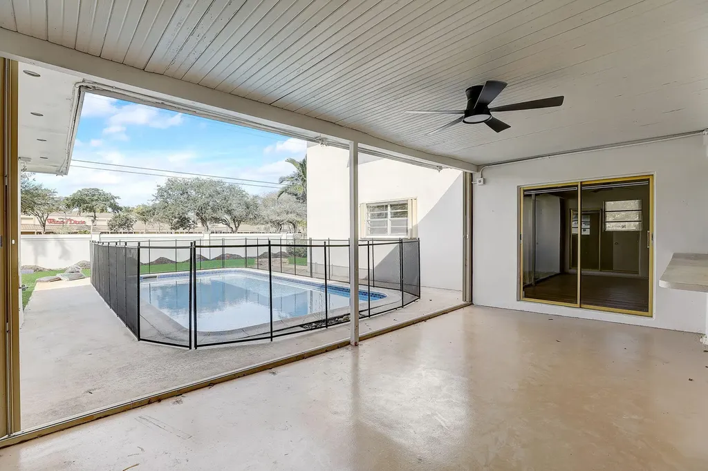 3900 N 45th Avenue Hollywood FL 33021