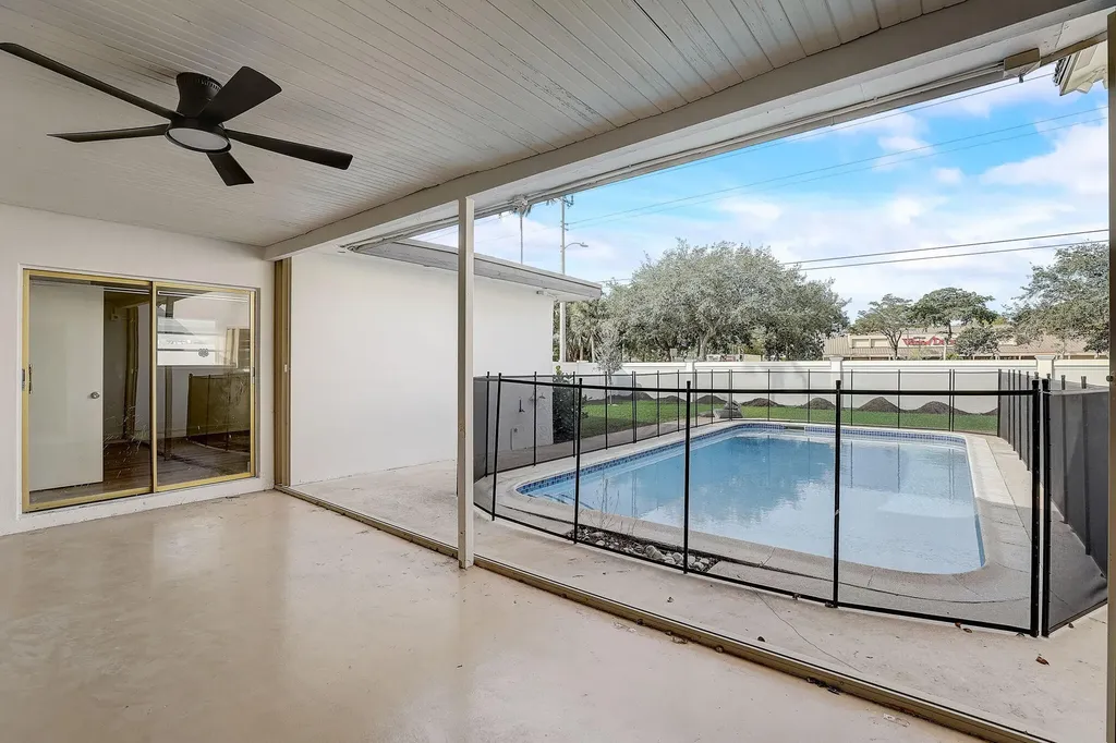 3900 N 45th Avenue Hollywood FL 33021