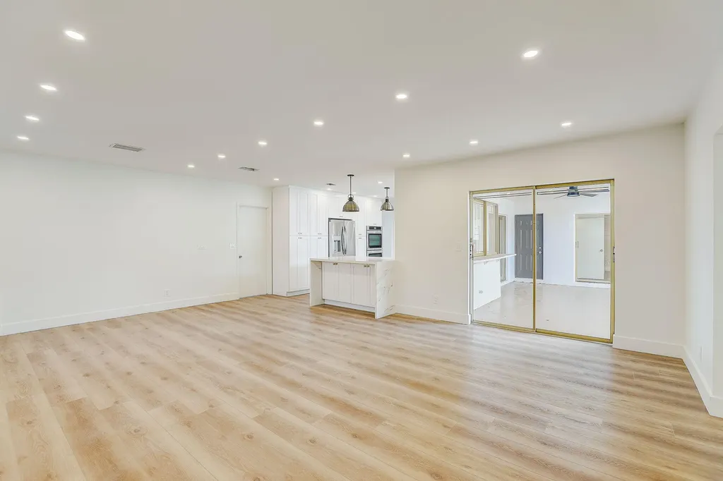 3900 N 45th Avenue Hollywood FL 33021