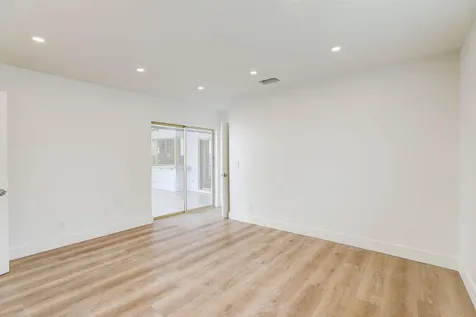 3900 N 45th Hollywood FL 33021