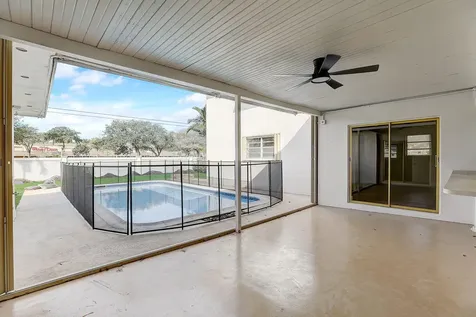 3900 N 45th Hollywood FL 33021