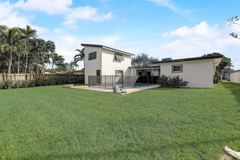 3900 N 45th Hollywood FL 33021