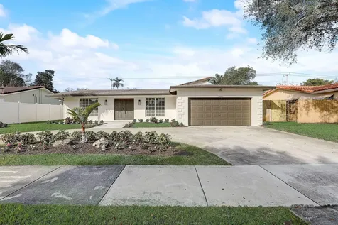 3900 N 45th Hollywood FL 33021