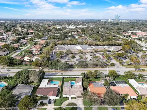 3900 N 45th Hollywood FL 33021