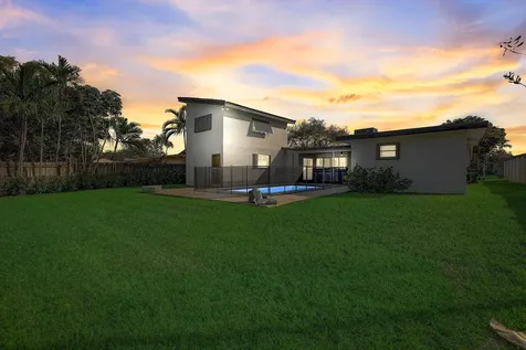3900 N 45th Hollywood FL 33021