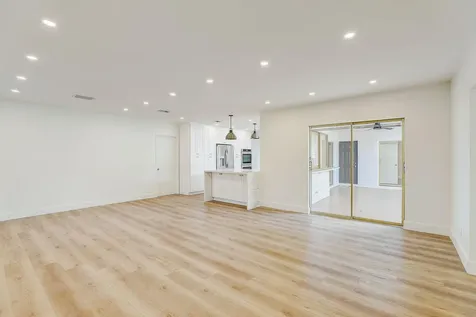 3900 N 45th Hollywood FL 33021