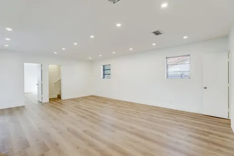3900 N 45th Hollywood FL 33021