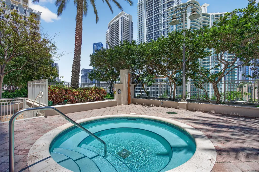 511 SE 5th Fort Lauderdale FL 33301