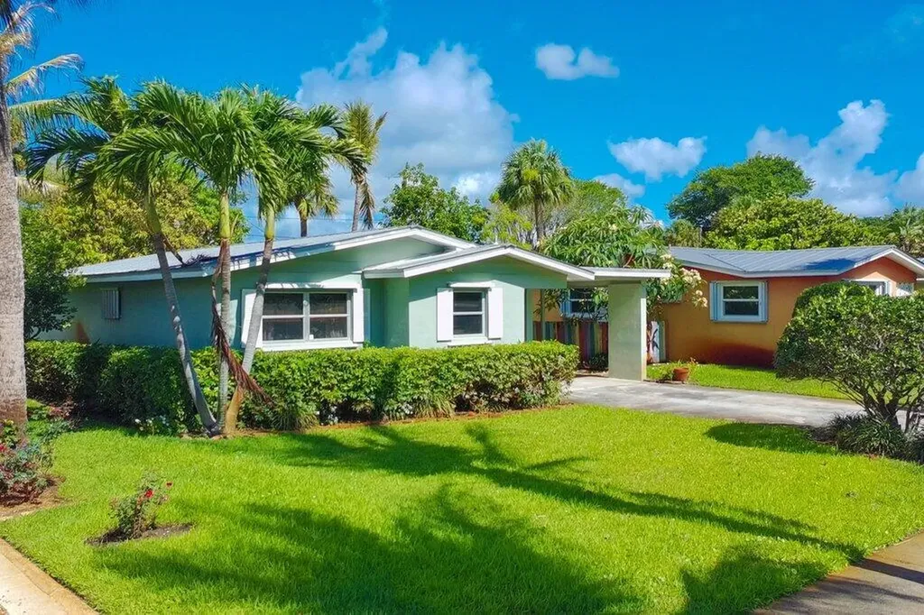 262 SE Monterey Avenue Stuart FL 34996