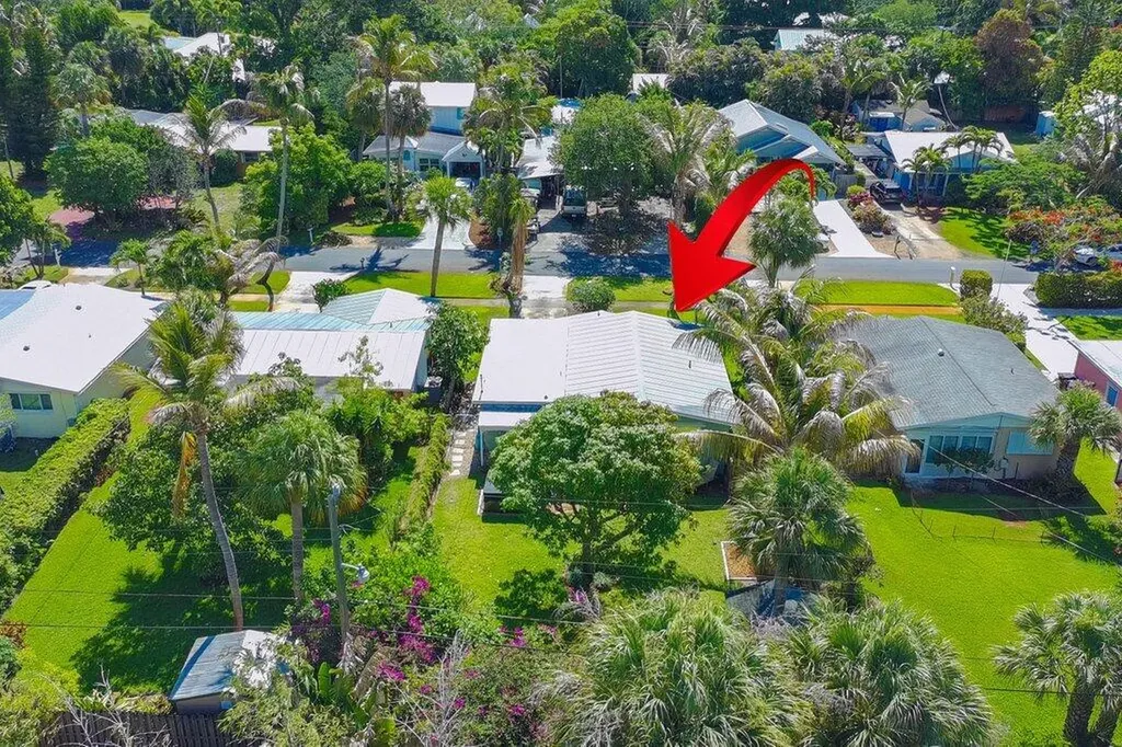 262 SE Monterey Avenue Stuart FL 34996