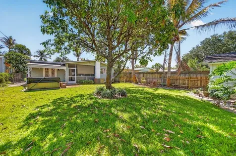 262 SE Monterey Avenue Stuart FL 34996