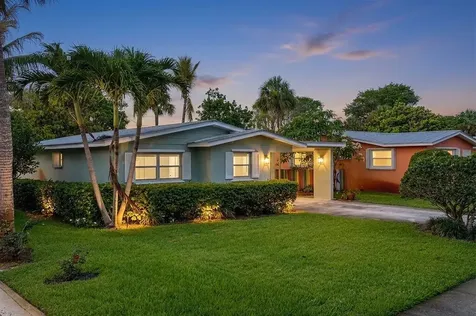262 SE Monterey Avenue Stuart FL 34996