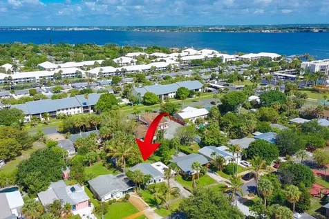 262 SE Monterey Avenue Stuart FL 34996
