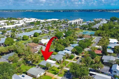 262 SE Monterey Avenue Stuart FL 34996