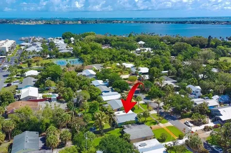 262 SE Monterey Avenue Stuart FL 34996