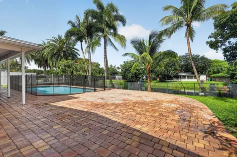 5207 SW 91st Terrace Cooper City FL 33328