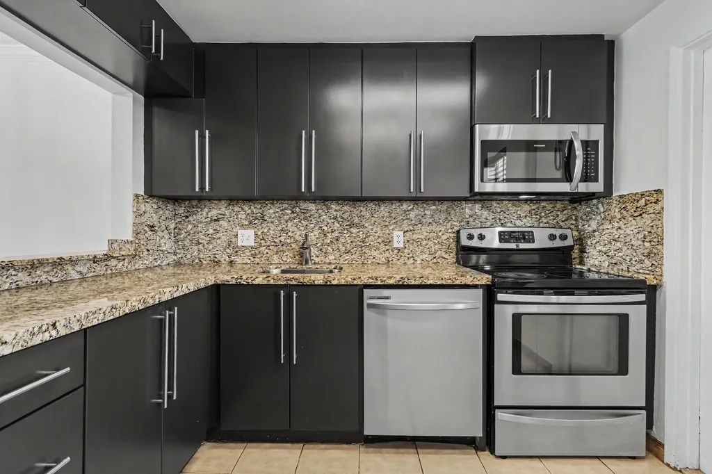 950 Hillcrest Drive Hollywood FL 33021