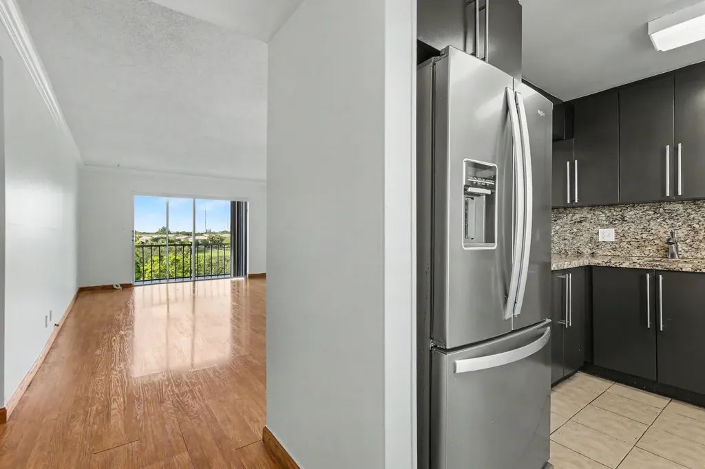 950 Hillcrest Drive Hollywood FL 33021